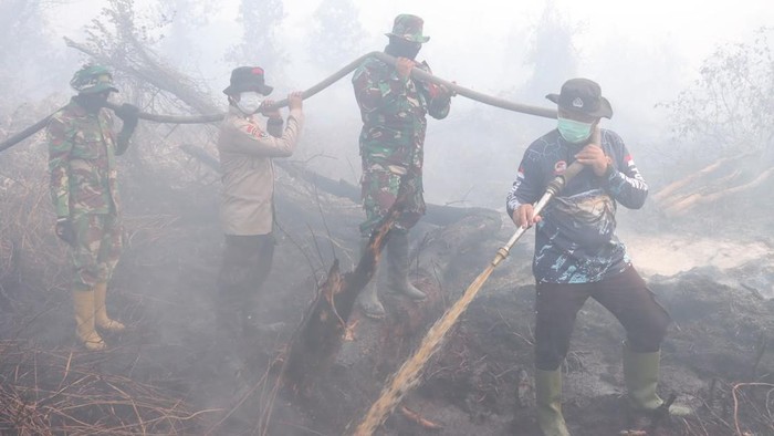 283 Personel Gabungan Perkuat Pendinginan Karhutla Kampar, Tinggal 2 Hotspot
