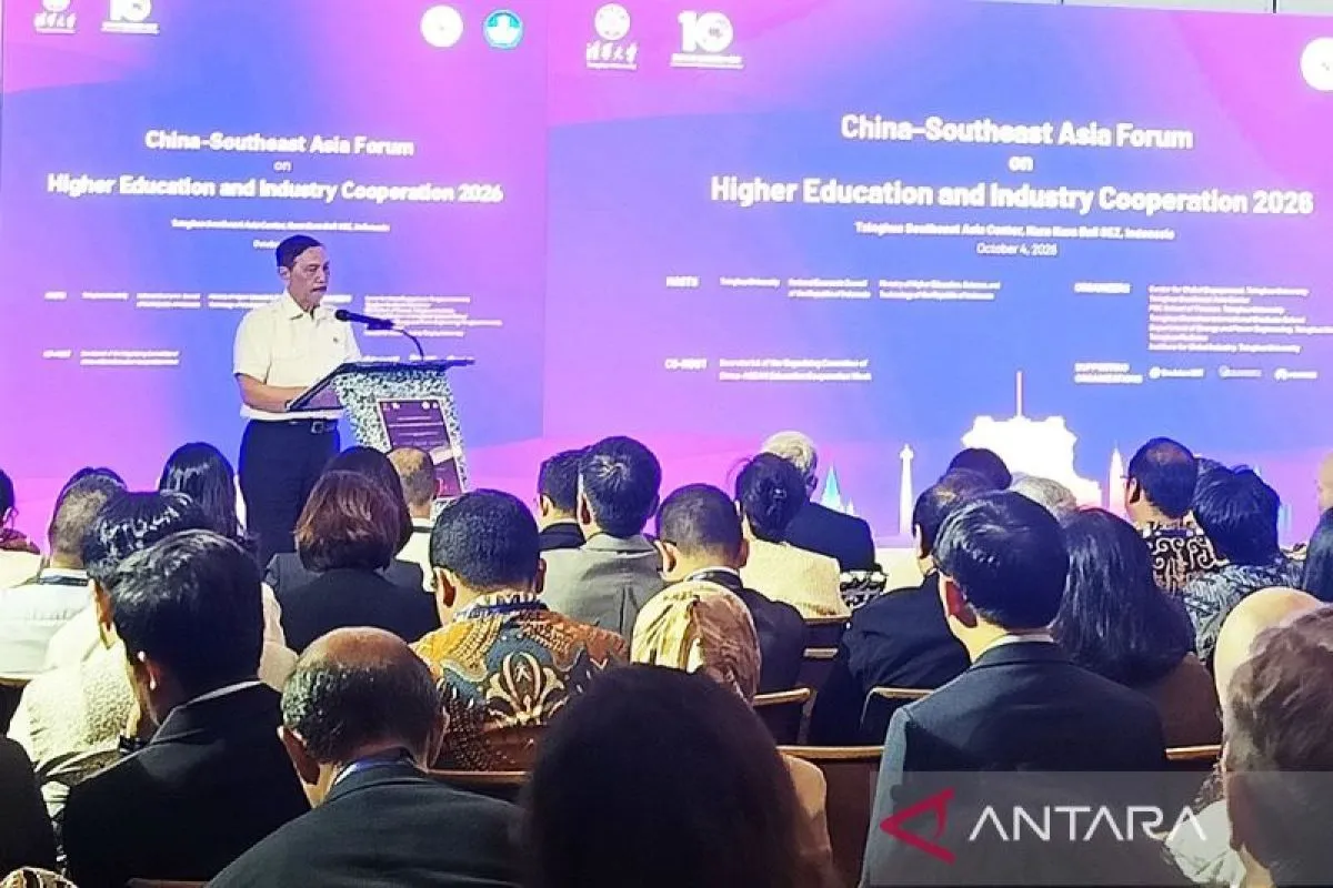 Luhut Ajak Universitas Tsinghua Kembangkan Riset AI di Bali Tahun Ini